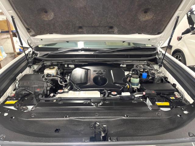 ランドクルーザープラド ＴＸ　Ｌパッケージ　サンルーフ　メーカーナビ　全周囲カメラ　７人乗り　ブラインドスポットモニター　ブラックルーフレール　フルセグＴＶ　禁煙車　シートエアコン　セーフティセンス　レーダークルーズ　クリアランスソナー　ＥＴＣ（18枚目）