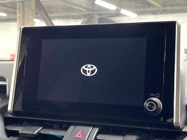 ＲＡＶ４ ハイブリッドＸ　４ＷＤ　禁煙車　８型ディスプレイ　バックカメラ　フルセグ　ＡＣ１００Ｖ電源　セーフティセンス　レーダークルーズ　クリアランスソナー　純正１７アルミ　ＬＥＤヘッド　ルーフレール　ＥＴＣ　オートハイビーム（3枚目）