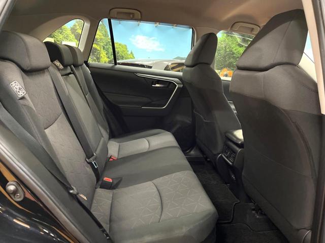 ＲＡＶ４ ハイブリッドＸ　４ＷＤ　禁煙車　８型ディスプレイ　バックカメラ　フルセグ　ＡＣ１００Ｖ電源　セーフティセンス　レーダークルーズ　クリアランスソナー　純正１７アルミ　ＬＥＤヘッド　ルーフレール　ＥＴＣ　オートハイビーム（9枚目）