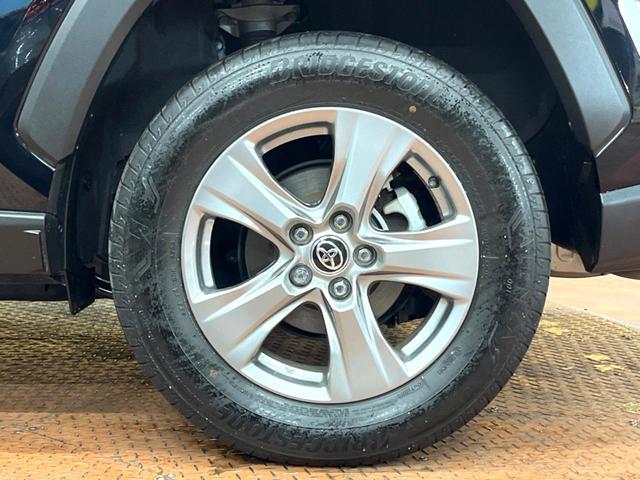 ＲＡＶ４ ハイブリッドＸ　４ＷＤ　禁煙車　８型ディスプレイ　バックカメラ　フルセグ　ＡＣ１００Ｖ電源　セーフティセンス　レーダークルーズ　クリアランスソナー　純正１７アルミ　ＬＥＤヘッド　ルーフレール　ＥＴＣ　オートハイビーム（38枚目）