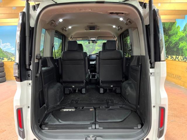 ステップワゴンスパーダ スパーダハイブリッド　Ｇ・ＥＸ　ホンダセンシング　禁煙車　後席モニター　９型ナビ　全周囲カメラ　両側電動ドア　ホンダセンシング　シートヒーター　ＡＣ１００Ｖ電源　わくわくゲート　レーダークルーズ　純正１６インチアルミ　ＬＥＤヘッド　フルセグ　ＥＴＣ（11枚目）