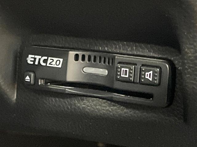 ヴェゼル ｅ：ＨＥＶ　Ｘ　禁煙車　純正ナビ　パドルシフト　バックカメラ　ビルドインＥＴＣ　アダプティブクルーズコントロール　衝突被害軽減システム　ドラレコ　スマートキー　ＬＥＤヘッド　純正１６インチアルミ　オートハイビーム（6枚目）