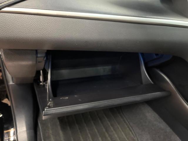 ハリアー プレミアム 禁煙車 サンルーフ 純正9型ナビ バックカメラ 衝突被害軽減システム 電動リアゲート ハーフレザーシート パワーシート コーナーセンサー スマートキー LEDヘッド ビルトインETC クルコン(20枚目)