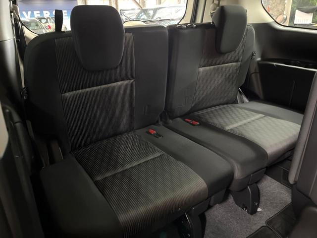 セレナ ハイウェイスターＶ　両側電動スライドドア　純正１１型ナビ　フリップダウンモニター　全周囲カメラ　エマージェンシーブレーキ　プロパイロット　禁煙車　ＬＥＤヘッドライト　インテリジェントパーキングアシスト　Ｂｌｕｅｔｏｏｔｈ（11枚目）