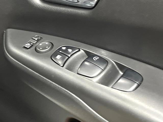 セレナ ハイウェイスターＶ　両側電動スライドドア　純正１１型ナビ　フリップダウンモニター　全周囲カメラ　エマージェンシーブレーキ　プロパイロット　禁煙車　ＬＥＤヘッドライト　インテリジェントパーキングアシスト　Ｂｌｕｅｔｏｏｔｈ（54枚目）