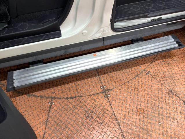 デリカD:5 アーバンギア Pエディション 禁煙車 4WD ディーゼル(軽油) 両側電動ドア 純正SDナビ 後席モニター サイドステップ ETC レーダークルーズ 電動リアゲート パワーシート ドラレコ コーナーセンサー スマートキー(8枚目)