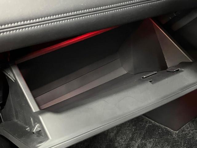 デリカD:5 アーバンギア Pエディション 禁煙車 4WD ディーゼル(軽油) 両側電動ドア 純正SDナビ 後席モニター サイドステップ ETC レーダークルーズ 電動リアゲート パワーシート ドラレコ コーナーセンサー スマートキー(49枚目)