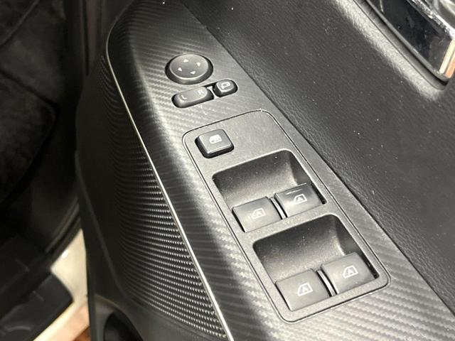 デリカD:5 アーバンギア Pエディション 禁煙車 4WD ディーゼル(軽油) 両側電動ドア 純正SDナビ 後席モニター サイドステップ ETC レーダークルーズ 電動リアゲート パワーシート ドラレコ コーナーセンサー スマートキー(50枚目)