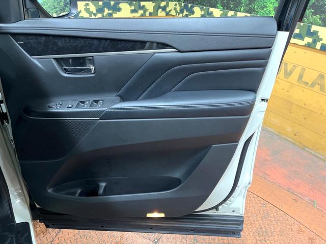 デリカD:5 アーバンギア Pエディション 禁煙車 4WD ディーゼル(軽油) 両側電動ドア 純正SDナビ 後席モニター サイドステップ ETC レーダークルーズ 電動リアゲート パワーシート ドラレコ コーナーセンサー スマートキー(52枚目)