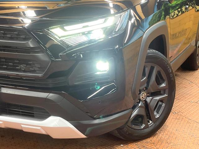 RAV4 ハイブリッドアドベンチャー パノラマルーフ 10型ナビ 全周囲カメラ デジタルインナーミラー パワーバックドア 禁煙車 ブラインドスポットモニター シートベンチレーション ステアリングヒーター 純正19インチアルミ パワーシート(12枚目)