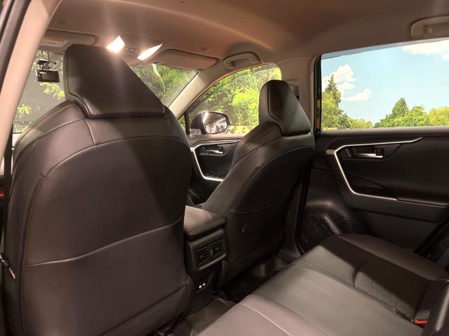 RAV4 ハイブリッドアドベンチャー 禁煙車 パワーバックドア ブラインドスポットモニター シートベンチレーション セーフティセンス ステアリングヒーター 純正19インチアルミ LEDヘッド&フォグ パワーシート(48枚目)