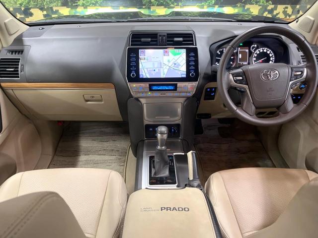 ランドクルーザープラド TX Lパッケージ マットブラックエディション サンルーフ メーカーナビ 全周囲カメラ 7人乗り ブラインドスポットモニター ベージュ内装 禁煙車 シートエアコン セーフティセンス レーダークルーズ クリアランスソナー ルーフレール 純正18アルミ(2枚目)