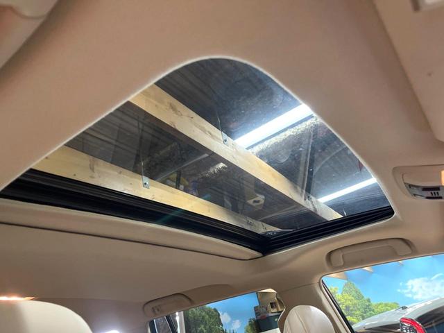 ランドクルーザープラド TX Lパッケージ マットブラックエディション サンルーフ メーカーナビ 全周囲カメラ 7人乗り ブラインドスポットモニター ベージュ内装 禁煙車 シートエアコン セーフティセンス レーダークルーズ クリアランスソナー ルーフレール 純正18アルミ(3枚目)