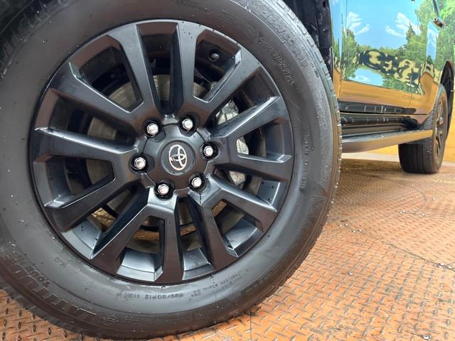 ランドクルーザープラド TX Lパッケージ マットブラックエディション サンルーフ メーカーナビ 全周囲カメラ 7人乗り ブラインドスポットモニター ベージュ内装 禁煙車 シートエアコン セーフティセンス レーダークルーズ クリアランスソナー ルーフレール 純正18アルミ(13枚目)