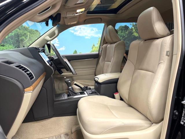 ランドクルーザープラド TX Lパッケージ マットブラックエディション サンルーフ メーカーナビ 全周囲カメラ 7人乗り ブラインドスポットモニター ベージュ内装 禁煙車 シートエアコン セーフティセンス レーダークルーズ クリアランスソナー ルーフレール 純正18アルミ(51枚目)