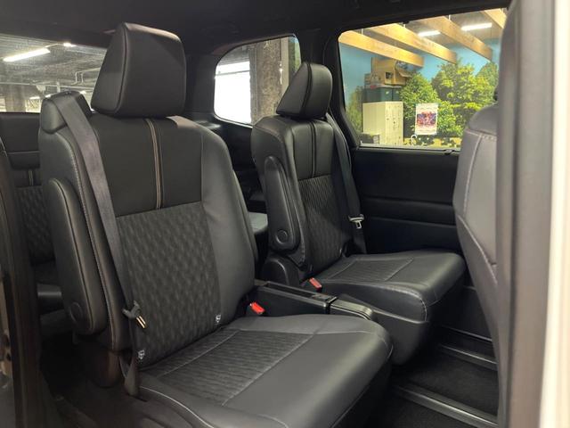 ノア S-Z 10型ナビ 3眼LEDヘッド 7人乗り 禁煙車 両側パワスラ シートヒーター セーフティセンス レーダークルーズ クリアランスソナー バックカメラ フルセグTV 純正17アルミ ETC2.0(9枚目)