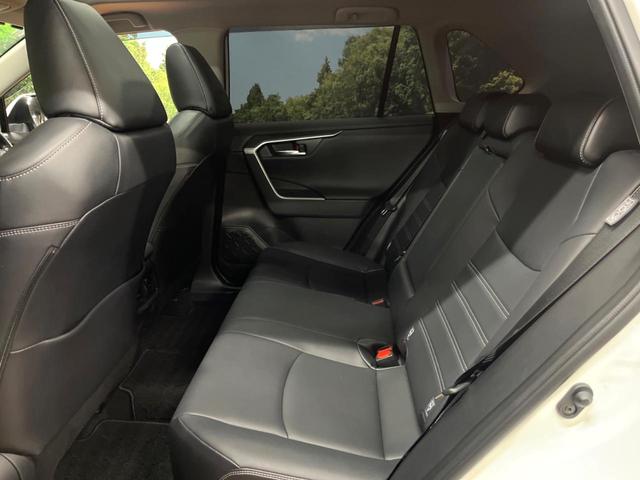 ＲＡＶ４ Ｇ　Ｚパッケージ　モデリスタエアロ　パノラマルーフ　デジタルインナーミラー　９型ナビ　禁煙　バックカメラ　パワーバックドア　ブラインドスポットモニター　セーフティセンス　コーナーセンサー　フルセグＴＶ　純正１９アルミ（30枚目）