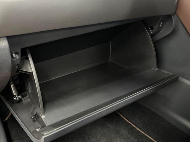 ハリアーハイブリッド Ｚ　レザーパッケージ　調光パノラマルーフ　禁煙車　１２型ナビ　全周囲カメラ　デジタルインナーミラー　ＪＢＬ　シートベンチレーション　パワーバックドア　レーダークルーズ　ＬＥＤヘッド　衝突軽減　Ｂｌｕｅｔｏｏｔｈ再生（60枚目）