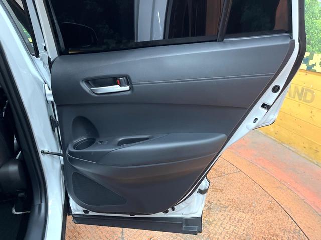 カローラクロス ハイブリッド　Ｚ　ガラスルーフ　チームメイト　１０型ナビ　全周囲カメラ　寒冷地仕様　セーフティセンス　レーダークルーズ　ブラインドスポットモニター　禁煙車　電動リアゲート　パワーシート　ＬＥＤヘッド　レーンアシスト（33枚目）