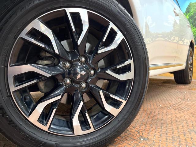 �y�����P�W�C���`�A���~�z�C�[���z�O�ςɃ}�b�`���������A���~�z�C�[���𑕒����Ă���܂��B�e��ЊO�A���~�z�C�[����A�X�^�b�h���X�^�C�����戵�����Ă���܂��B���񂲑��k����������