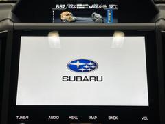 【メーカー純正ナビ】インテリアに溶け込むスタイリッシュな「専用設計」メーカーナビを装備♪視認性や操作性など基本性能にも優れ、より上質なカーライフをお楽しみいただけます。 3