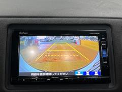 【バックカメラ】駐車時に後方がリアルタイム映像で確認できます。大型商業施設や立体駐車場での駐車時や、夜間のバック時に大活躍！運転スキルに関わらず、今や必須となった装備のひとつです！ 4