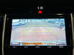 【バックカメラ】駐車時に後方がリアルタイム映像で確認できます。大型商業施設や立体駐車場での駐車時や、夜間のバック時に大活躍！運転スキルに関わらず、今や必須となった装備のひとつです！ 4