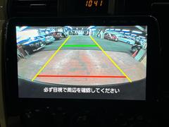 【クルーズコントロール】高速道路もラクラク走行。アクセルを離しても一定速度で走行ができ、長距離運転時の負担を軽減！加速・減速も簡単なスイッチ操作で調整できます。 4