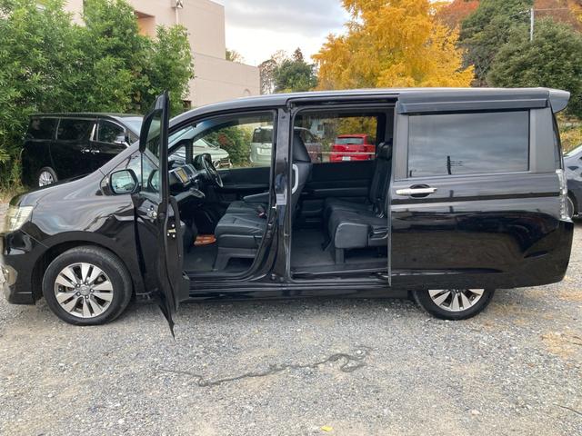 ステップワゴンスパーダ Ｚ　クールスピリット　４ＷＤ　ＥＴＣ　両側電動スライドドア　スマートキー　エンジンスターター（11枚目）