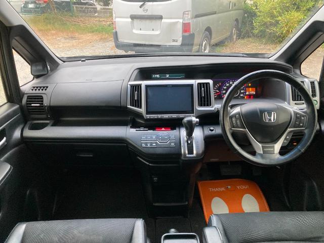 ステップワゴンスパーダ Ｚ　クールスピリット　４ＷＤ　ＥＴＣ　両側電動スライドドア　スマートキー　エンジンスターター（14枚目）