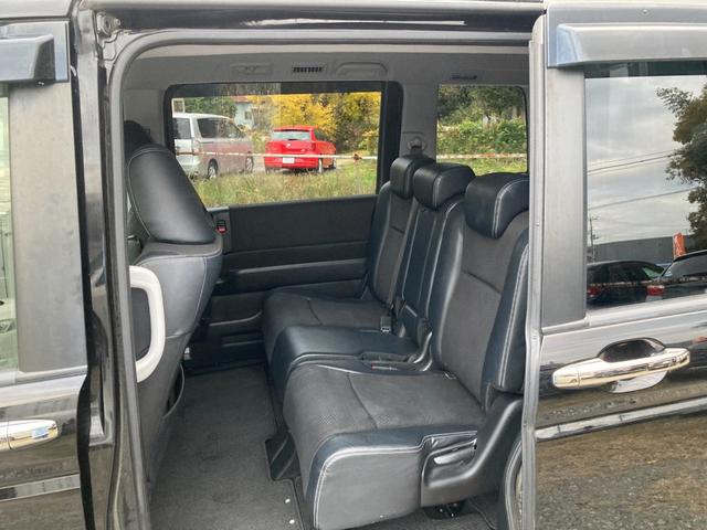 ステップワゴンスパーダ Ｚ　クールスピリット　４ＷＤ　ＥＴＣ　両側電動スライドドア　スマートキー　エンジンスターター（15枚目）