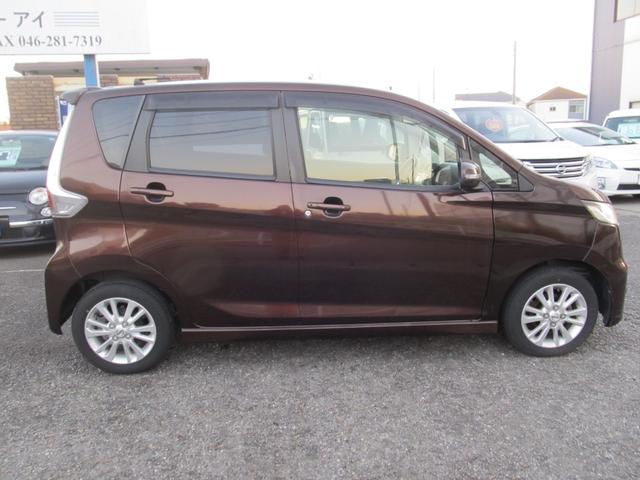 デイズ ハイウェイスター　Ｖセレクション＋セーフティ　ナビフルセグＴＶ　全周囲カメラ　ＥＴＣ　ＤＶＤ再生　Ｂｌｕｅｔｏｏｔｈ　全周囲カメラ　ＨＩＤ　スマートキー　アイドリングストップ　電動格納ミラー　盗難防止システム　ＡＢＳ　アルミホイール衝突安全ボディ（8枚目）