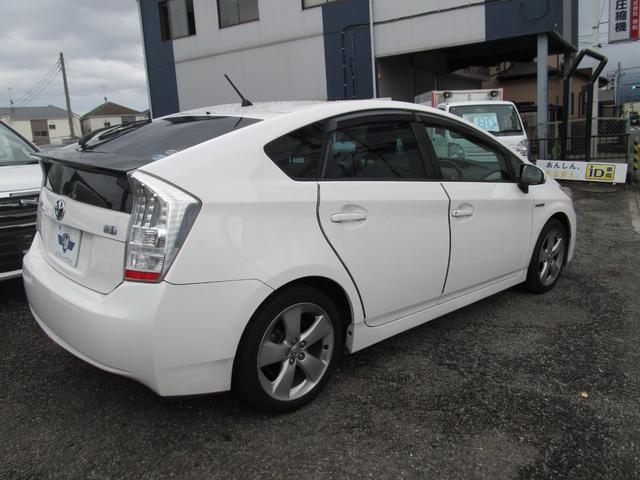 プリウス Ｓツーリングセレクション　ナビ　テレビ　ＥＴＣ　コーナーポール　ハイブリッドバッテリー交換済（6枚目）