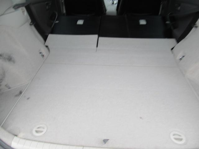 プリウス Ｓツーリングセレクション　ナビ　テレビ　ＥＴＣ　コーナーポール　ハイブリッドバッテリー交換済（12枚目）