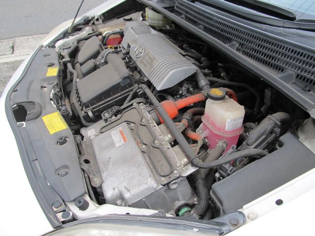 プリウス Ｓツーリングセレクション　ナビ　テレビ　ＥＴＣ　コーナーポール　ハイブリッドバッテリー交換済（32枚目）