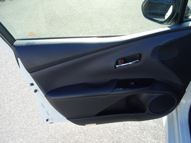 プリウス Ｓセーフティプラス　１年保証　新品ロクサーニ１９ＡＷ　フルエアロ　クルコン　専用シートカバー　クリアランスソナー　レーンアシスト　ドラレコ　新品タイヤ　メモリーナビ　Ｂカメラ　ＤＶＤ再生　ＣＤ録音　ブルートゥース　ＥＴＣ（53枚目）