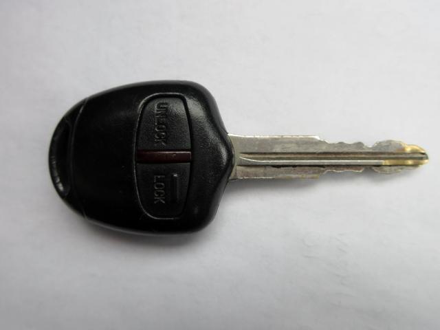 オッティ ＲＳ　修復歴無し　純正オーディオ（ＣＤ・ＭＤ）　純正アルミホイール　純正エアロ　ＨＩＤヘッドライト　ベンチシート　パワーウインドウ　ＡＢＳ　エアバック　エアコン　ドアバイザー（31枚目）