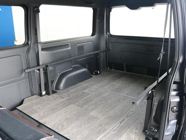 ハイエースバン スーパーGL ダークプライムII カロッツェリア7インチ ETC BUANフロントスポイラー ベッドキット ブラックエディション NT1・16インチAW オープンカントリー オーバーフェンダー ヴァレンティLEDテール フロアボード(12枚目)