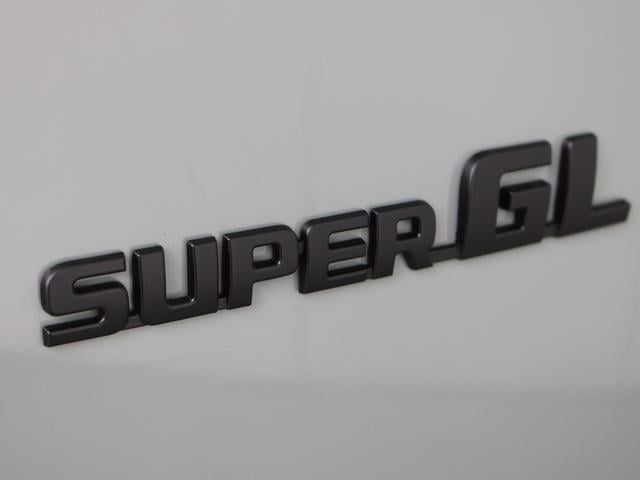 ハイエースバン ロングスーパーＧＬ　Ｒｅ　Ｃｌａｓｓｉｃ　アルパインＢＩＧ－Ｘ　ＥＴＣ２．０　１２．８型フリップダウンモニター　ＧＹナスカータイヤ　ＮＣ１・１６インチＡＷ　インテリアパネル　ベッドキット　シートカバー　ＬＥＤテールランプ（33枚目）