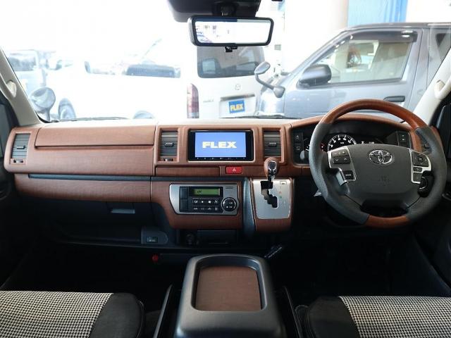 ハイエースバン ロングスーパーＧＬ　カロッツェリア７インチナビ　ＥＴＣ２．０　ブラックエディション　アルティメットテールブラック　ナスカータイヤ　ＮＣ１・１６インチ　シートカバー　インテリアパネル　Ｒｅグリル　デジタルインナーミラー（3枚目）