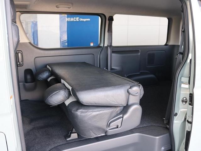 ハイエースバン ロングスーパーＧＬ　カロッツェリア７インチナビ　ＥＴＣ２．０　ブラックエディション　アルティメットテールブラック　ナスカータイヤ　ＮＣ１・１６インチ　シートカバー　インテリアパネル　Ｒｅグリル　デジタルインナーミラー（8枚目）