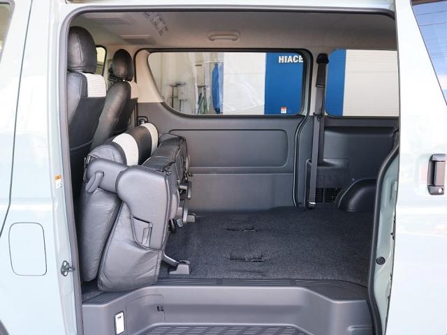 ハイエースバン ロングスーパーＧＬ　カロッツェリア７インチナビ　ＥＴＣ２．０　ブラックエディション　アルティメットテールブラック　ナスカータイヤ　ＮＣ１・１６インチ　シートカバー　インテリアパネル　Ｒｅグリル　デジタルインナーミラー（10枚目）