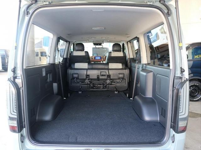 ハイエースバン ロングスーパーＧＬ　カロッツェリア７インチナビ　ＥＴＣ２．０　ブラックエディション　アルティメットテールブラック　ナスカータイヤ　ＮＣ１・１６インチ　シートカバー　インテリアパネル　Ｒｅグリル　デジタルインナーミラー（11枚目）