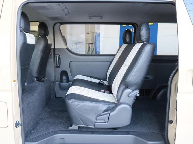 ハイエースバン ロングスーパーＧＬ　アースカラーパッケージ　ブラックエディション　カロッツェリア７インチナビ　ＥＴＣ２．０　シートカバー　ナスカータイヤ　Ｐａｗ１６インチ　アルティメットテール黒　インテリアパネル　デジタルインナーミラー（9枚目）