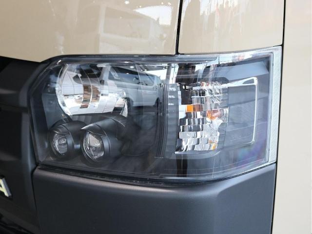 ハイエースバン ロングスーパーＧＬ　アースカラーパッケージ　ブラックエディション　カロッツェリア７インチナビ　ＥＴＣ２．０　シートカバー　ナスカータイヤ　Ｐａｗ１６インチ　アルティメットテール黒　インテリアパネル　デジタルインナーミラー（16枚目）