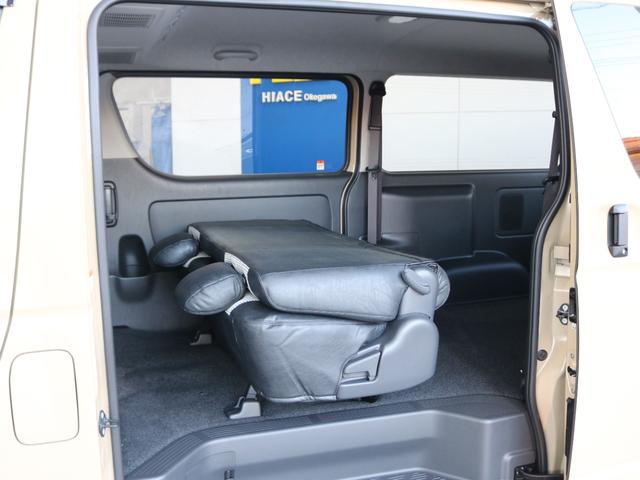 ハイエースバン ロングスーパーＧＬ　アースカラーパッケージ　ブラックエディション　カロッツェリア７インチナビ　ＥＴＣ２．０　シートカバー　ナスカータイヤ　Ｐａｗ１６インチ　アルティメットテール黒　インテリアパネル　デジタルインナーミラー（28枚目）