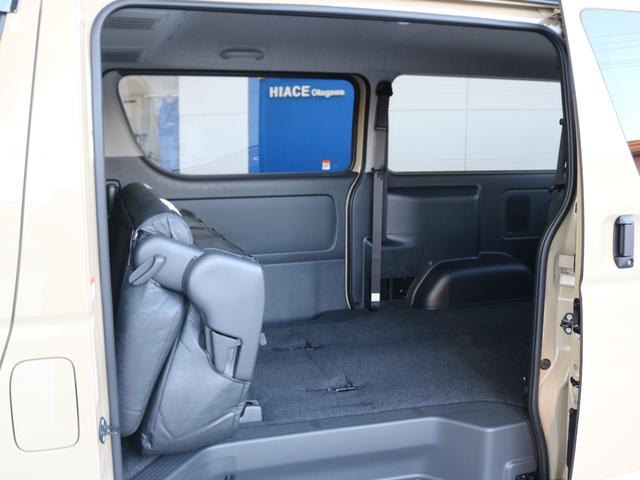 ハイエースバン ロングスーパーＧＬ　アースカラーパッケージ　ブラックエディション　カロッツェリア７インチナビ　ＥＴＣ２．０　シートカバー　ナスカータイヤ　Ｐａｗ１６インチ　アルティメットテール黒　インテリアパネル　デジタルインナーミラー（29枚目）