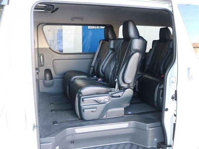 ハイエースワゴン ＧＬ　アルパインＢＩＧ－Ｘ　ＥＴＣ　フロントスポイラー　ナスカータイヤ　バルベロアーバン１７インチＡＷ　１２．８フリップダウンモニター　シートカバー　フロントスポイラー　ルーフスピーカー　インテリアパネル（3枚目）