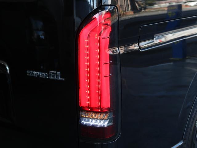 ハイエースバン スーパーＧＬ　ダークプライムＩＩ　ローダウン　フロントスポイラー　バルベロアーバン１７インチＡＷ　ナスカータイヤ　ベッドキット　アルティメットテール　パノラミックビューモニター　カロッツェリア７インチナビ　ＥＴＣ　寒冷地仕様（32枚目）