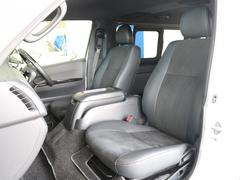 特別仕様車限定のハーフレザーシートになっております☆ 2